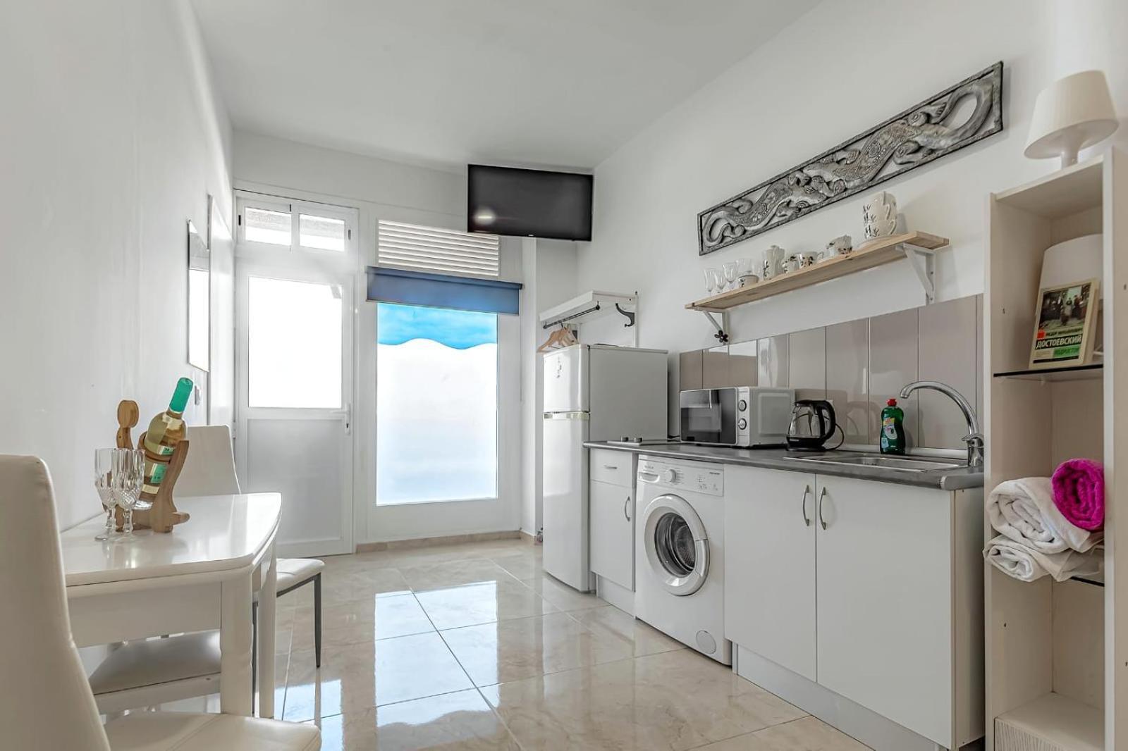 Apartment On Pinta Beach Costa Adeje  ภายนอก รูปภาพ