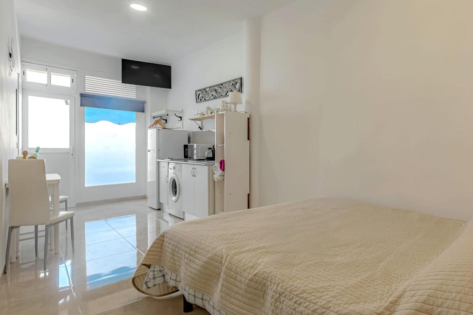 Apartment On Pinta Beach Costa Adeje  ภายนอก รูปภาพ
